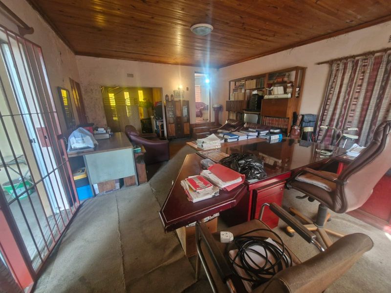 3-Bedroom Home For Sale in Sunairpark {Great Potential} - Photo 10