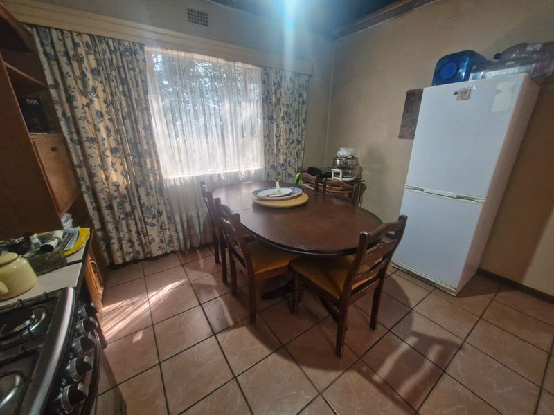 3-Bedroom Home For Sale in Sunairpark {Great Potential} - Photo 8