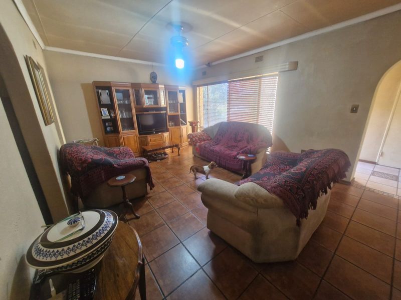 3-Bedroom Home For Sale in Sunairpark {Great Potential} - Photo 6