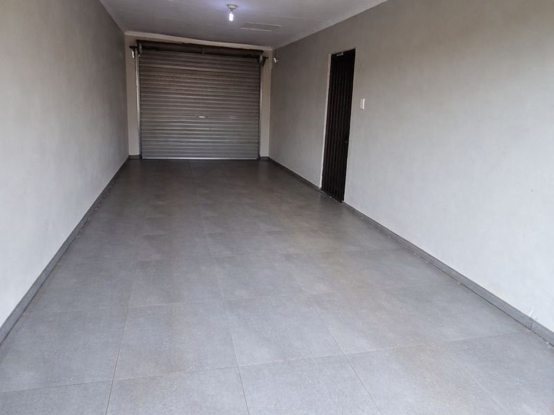 Neat home in Vanderbijlpark with a modern feel. - Photo 7