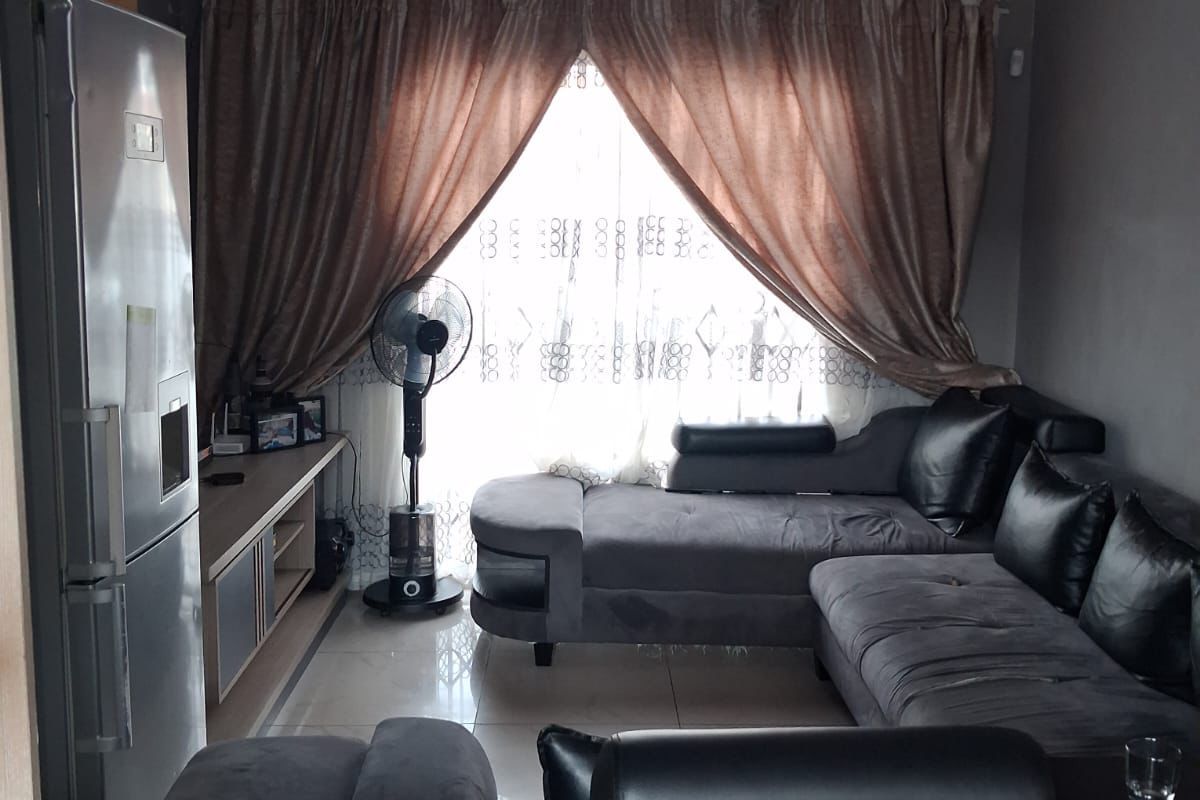 Neat home in Vanderbijlpark with a modern feel. - Photo 5