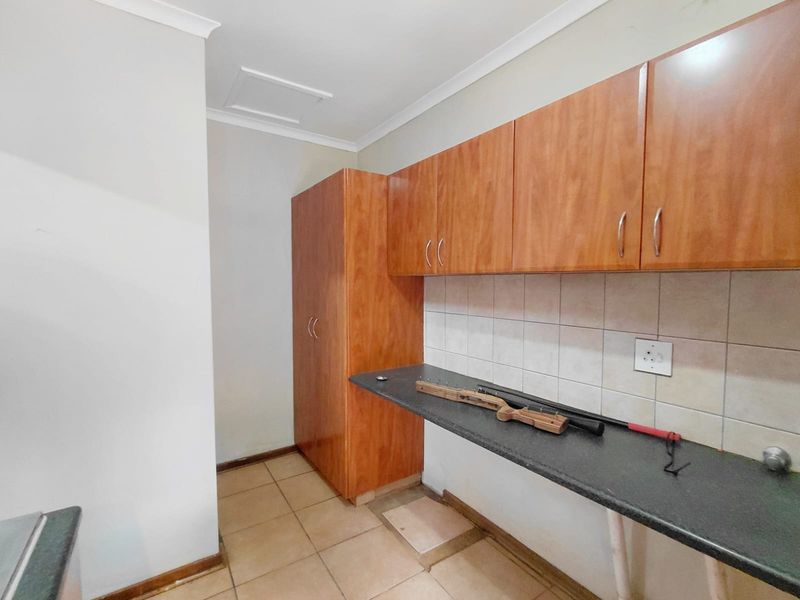 Spacious 4 Bedroom Family Home in Chroompark - Photo 6