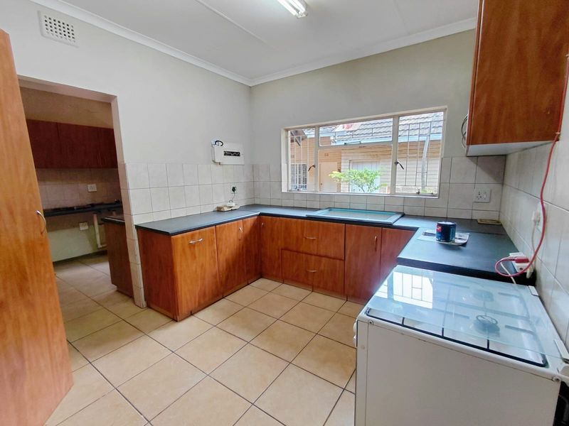 Spacious 4 Bedroom Family Home in Chroompark - Photo 5