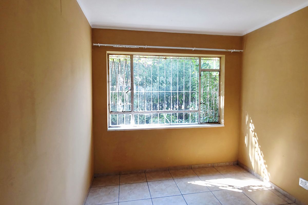 Sophisticated Two-Bedroom Residence with Private Garage - Photo 4