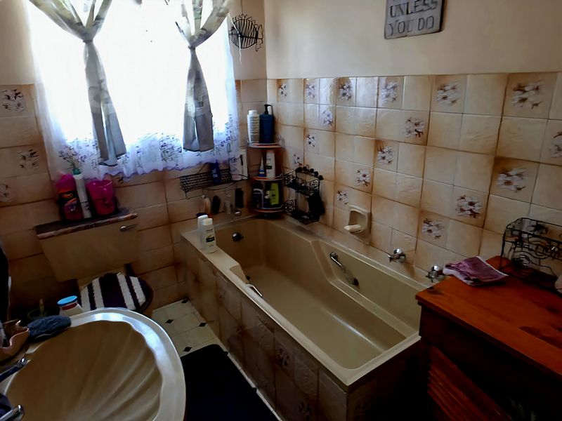 Residential property with potential for business - Photo 4