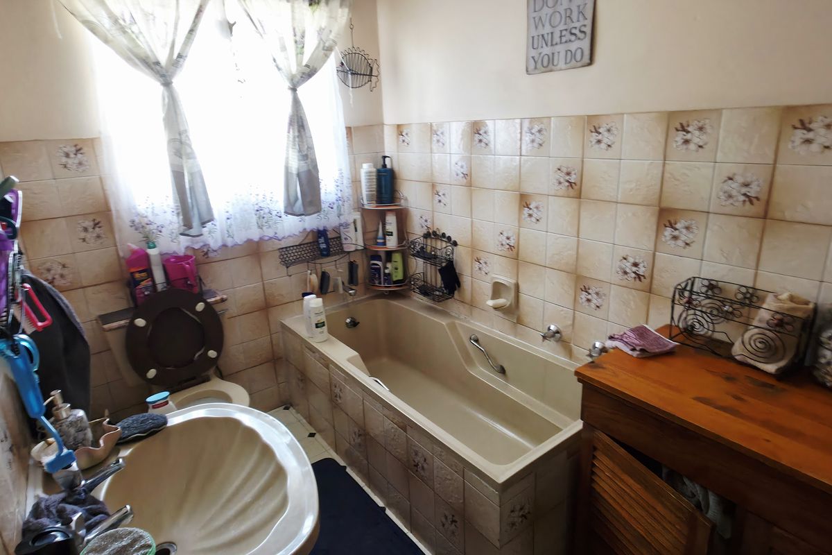 Residential property with potential for business - Photo 5