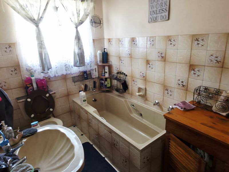 Residential property with potential for business - Photo 5