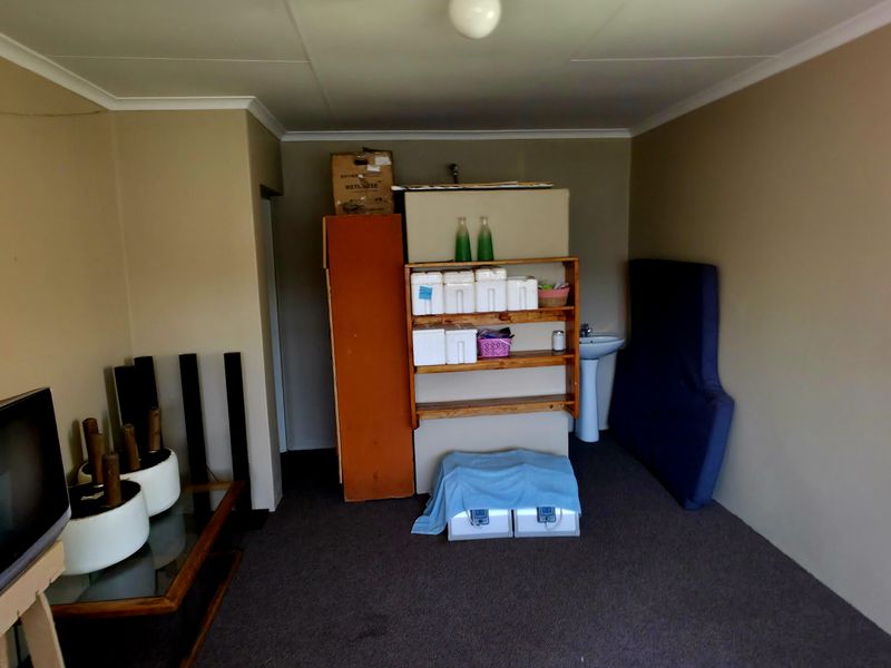 Residential property with potential for business - Photo 6