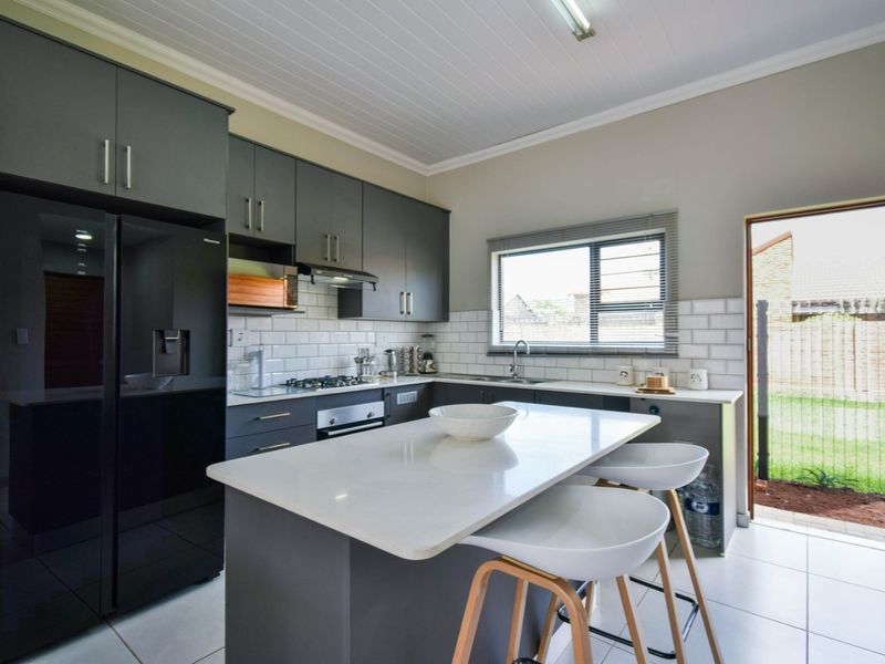 Modern Townhouse Living at Its Finest - Photo 10