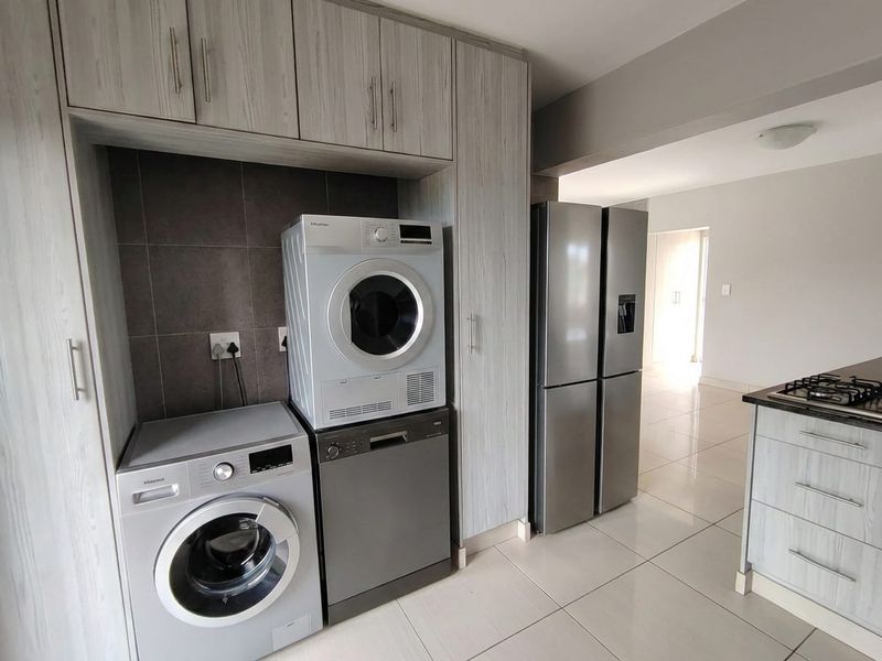 Stylish Full-Title Home in Magalieskruin - Photo 10