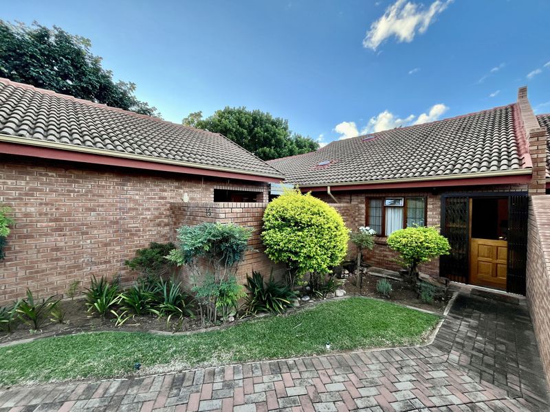 Modern 3-Bedroom Home with Eco-Friendly Features in Secure Palmeira Estate, Bela Bela - Photo 2