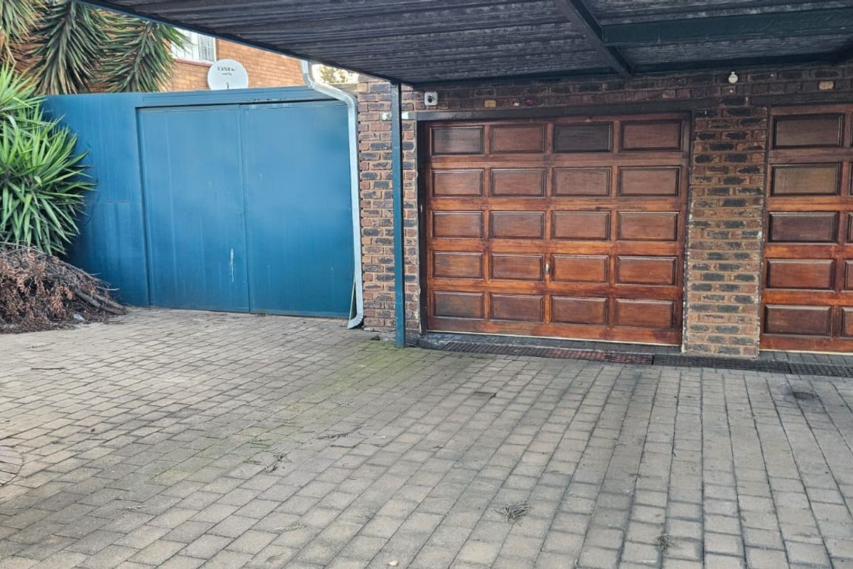 4 Bedroom House Sunair Park - Photo 5