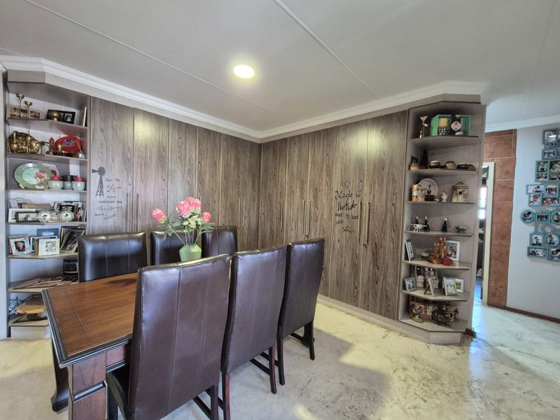 *!EXQUISITE PROPERTY FOR SALE- A TRUE GEM!* - Photo 10