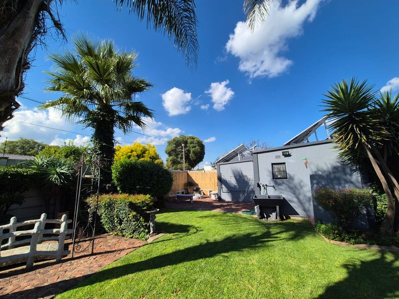 *!EXQUISITE PROPERTY FOR SALE- A TRUE GEM!* - Photo 9