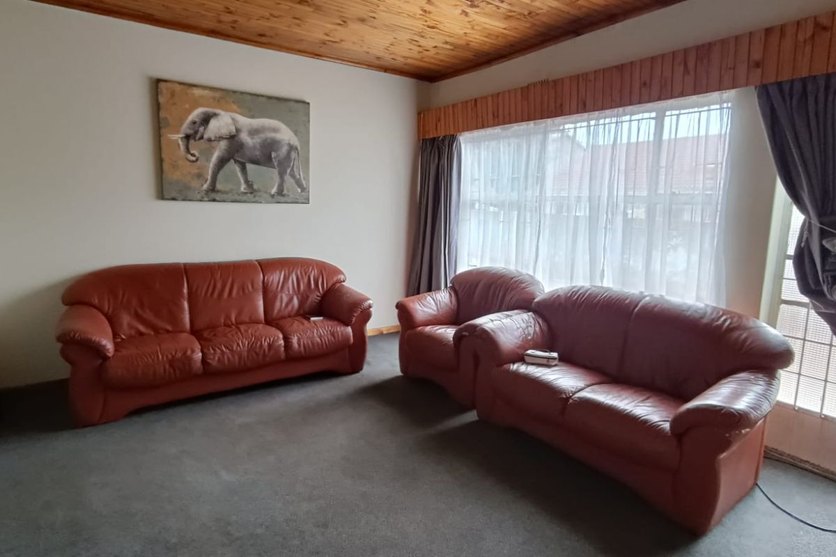 Investment Value Meets Family Comfort. Exclusive mandate!!! - Photo 2