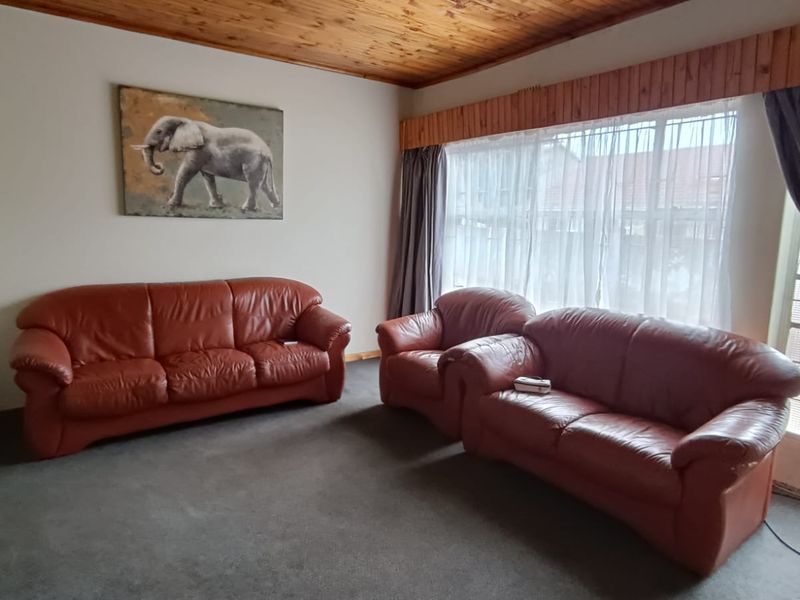 Investment Value Meets Family Comfort. Exclusive mandate!!! - Photo 2