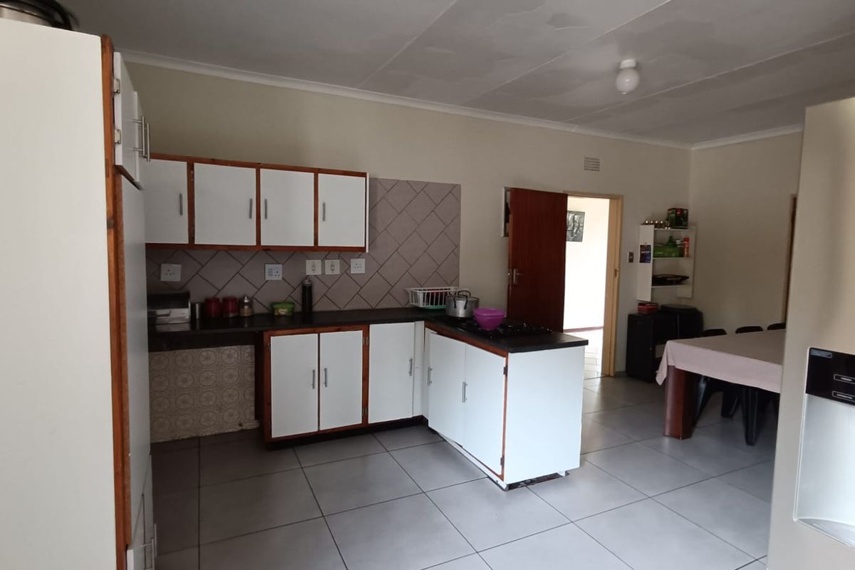 Investment Value Meets Family Comfort. Exclusive mandate!!! - Photo 3