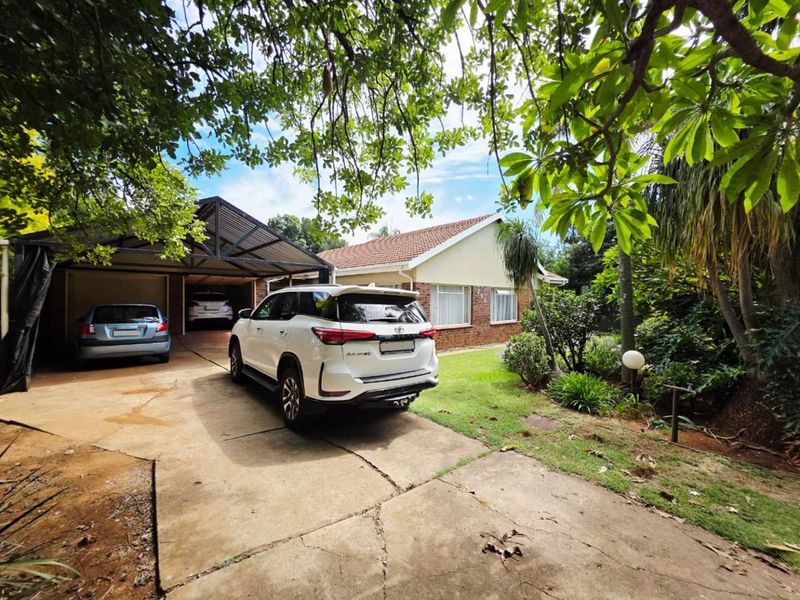 3 Bedroom family living and easy entertaining! - Photo 3