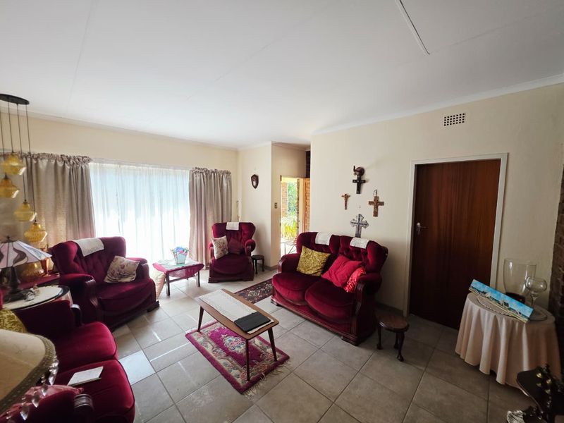 3 Bedroom family living and easy entertaining! - Photo 9