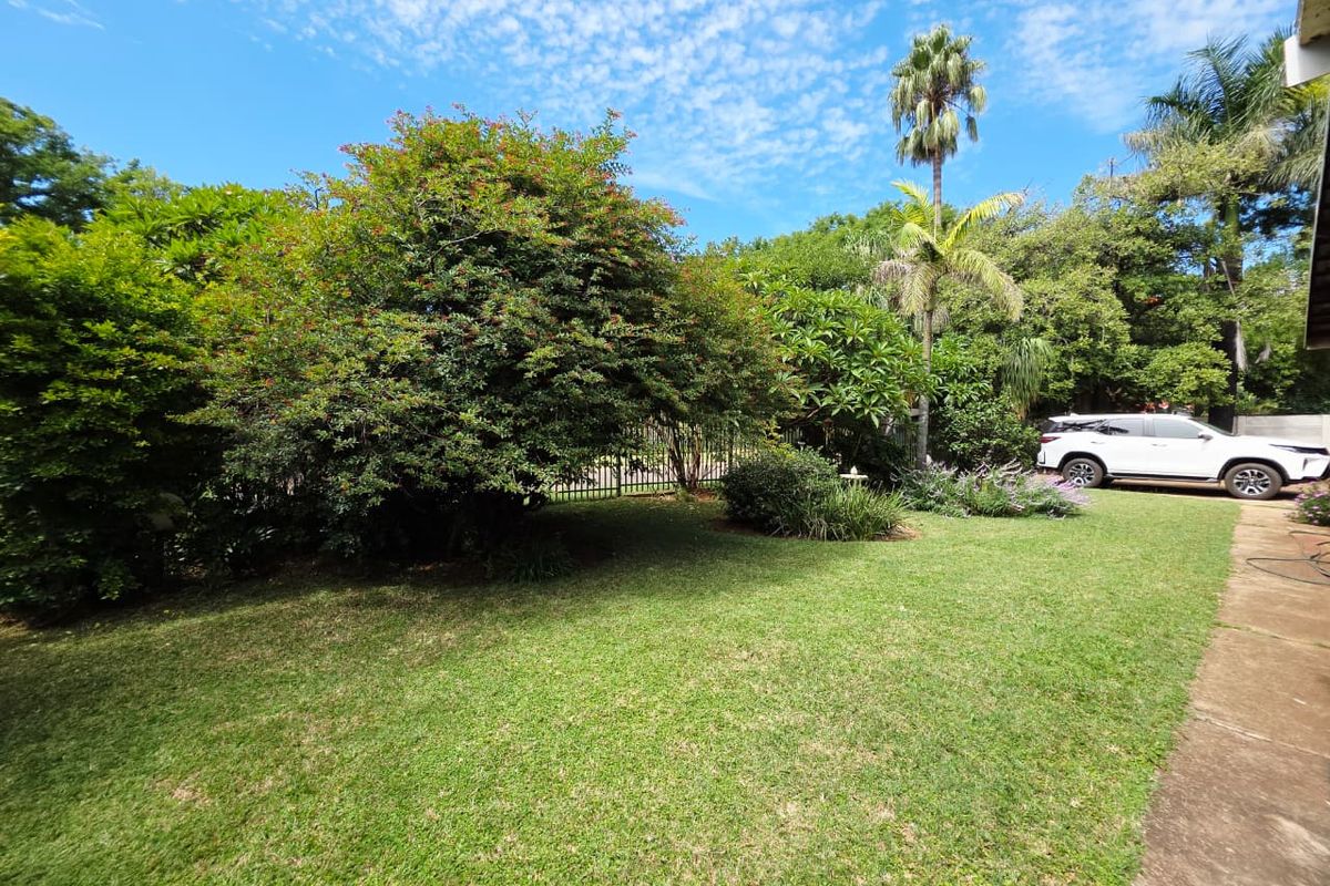 3 Bedroom family living and easy entertaining! - Photo 2