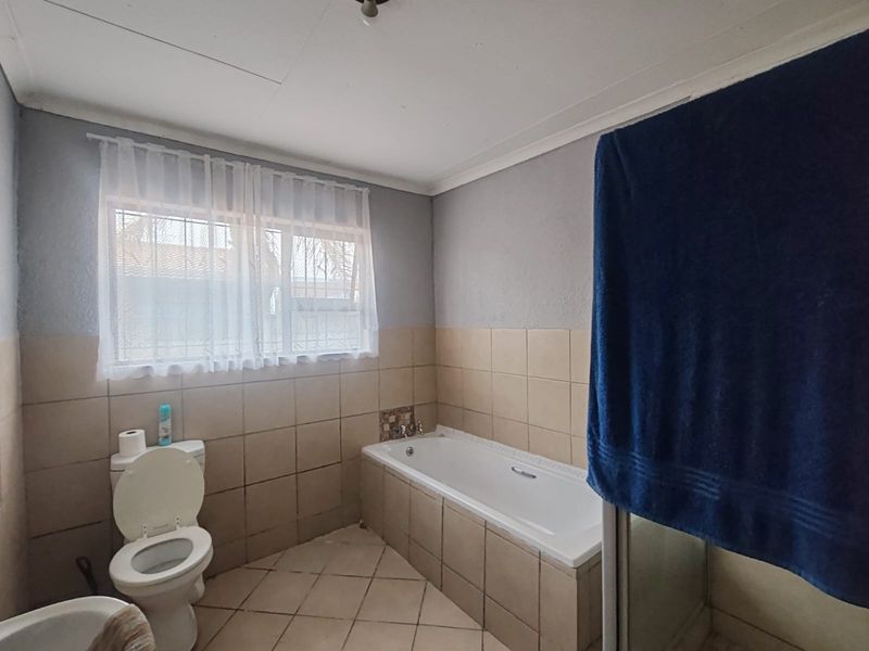 3 Bedroo House to Rent in Minnbron - Photo 8