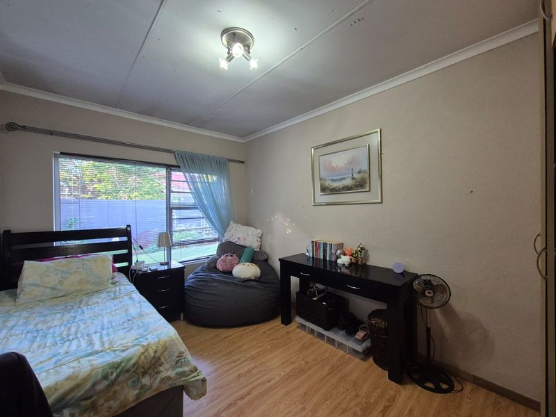 !LUXURY FAMILY HOME FOR SALE! - Photo 10