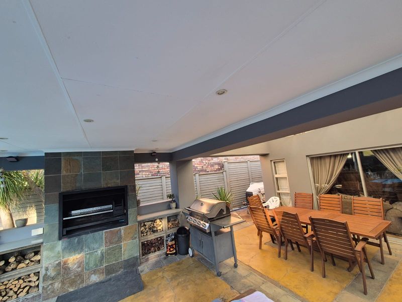 !LUXURY FAMILY HOME FOR SALE! - Photo 7