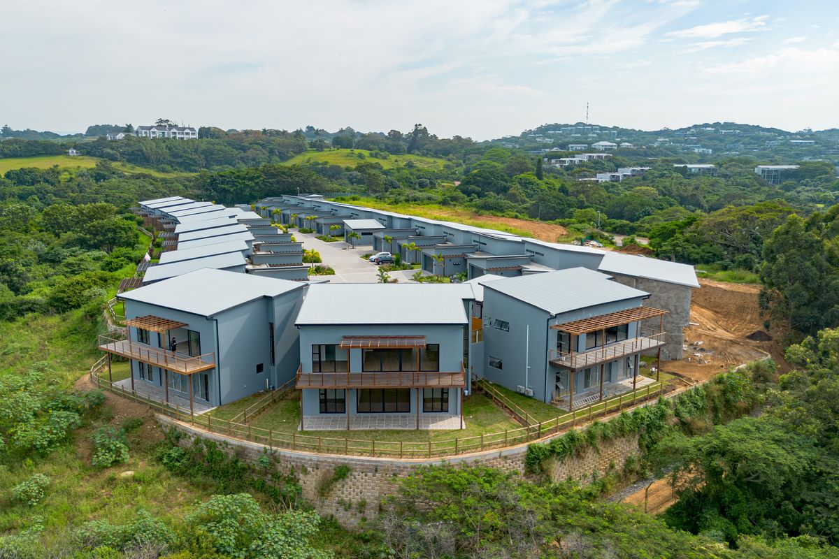 Elegant Coastal Residence with Sea Views – No Transfer Duty - Photo 5