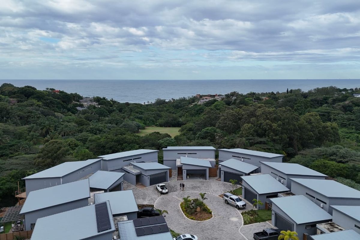 Elegant Coastal Residence with Sea Views – No Transfer Duty - Photo 3