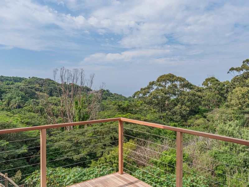 Elegant Coastal Residence with Sea Views – Available for Rental at R45 000 per Month - Photo 3