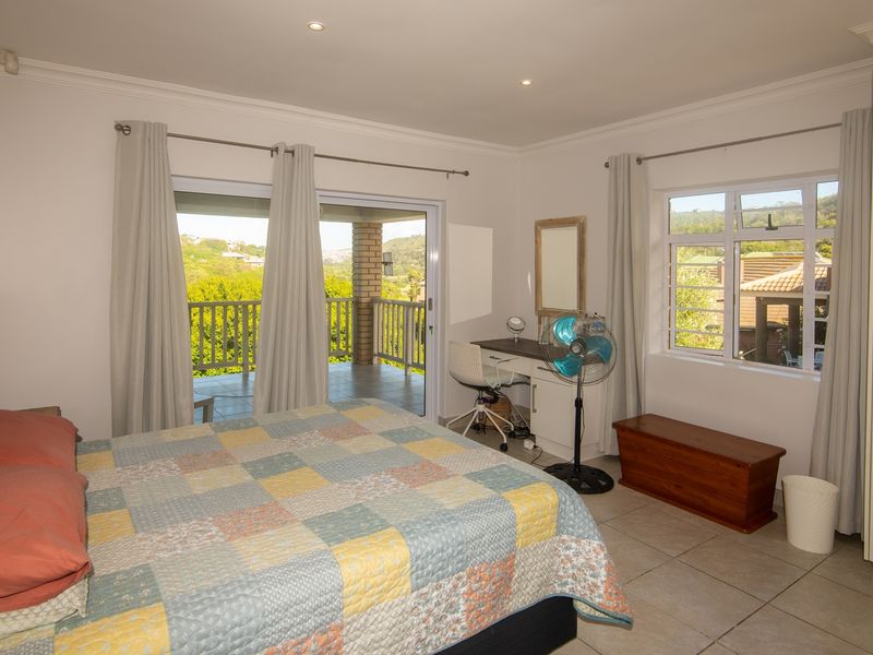 A rare opportunity to own a stylish, easy-living coastal home in a prime golf course setting. - Photo 8