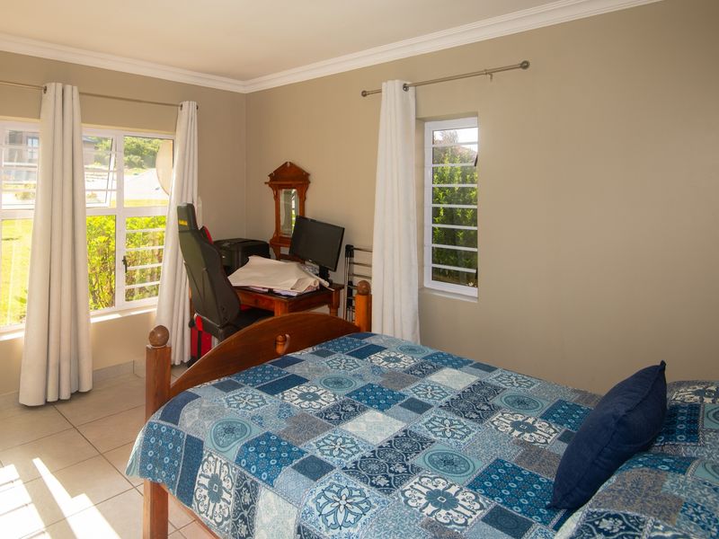 A rare opportunity to own a stylish, easy-living coastal home in a prime golf course setting. - Photo 6