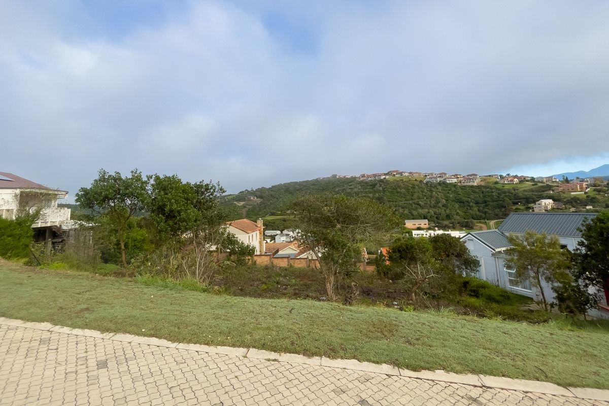 Prime vacant stand with magnificent views – and a whole lot of potential! - Photo 4