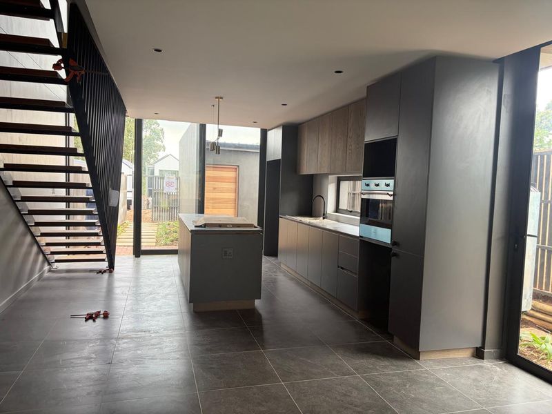 Modern Newly Built Townhouse in The Woods, Elaleni Estate – R22 000 per Month - Photo 8