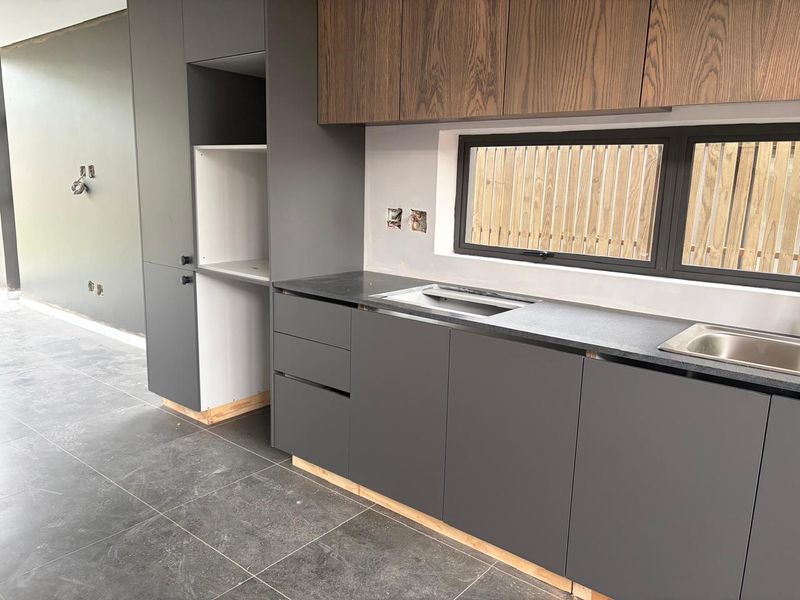 Modern Newly Built Townhouse in The Woods, Elaleni Estate – R22 000 per Month - Photo 6