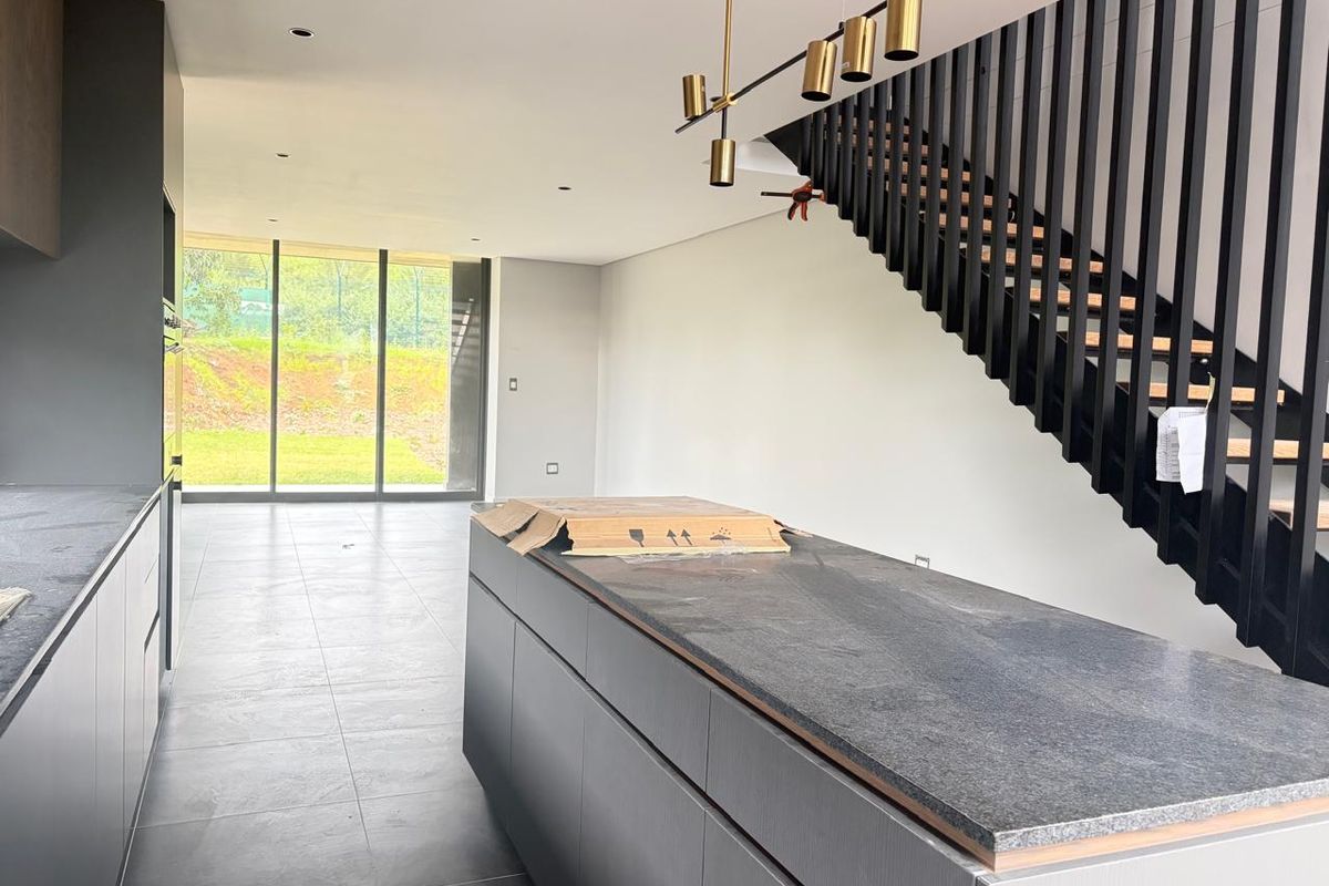 Modern Newly Built Townhouse in The Woods, Elaleni Estate – R22 000 per Month - Photo 3