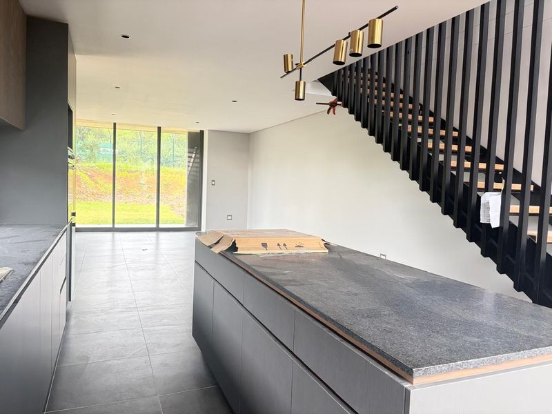 Modern Newly Built Townhouse in The Woods, Elaleni Estate – R22 000 per Month - Photo 3
