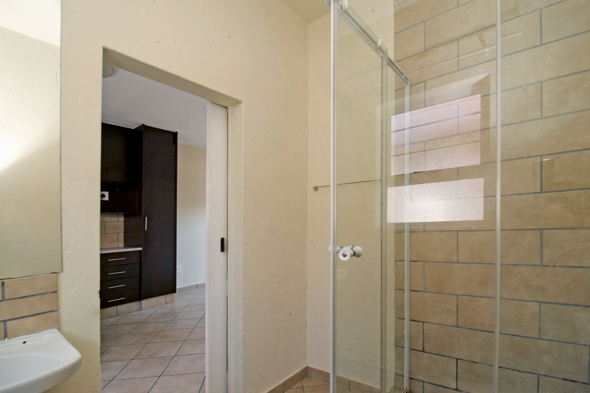 1-bedroom, 1-bathroom apartment for Sale in Kempton Park - Photo 4