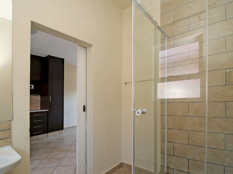 1-bedroom, 1-bathroom apartment for Sale in Kempton Park - Photo 4
