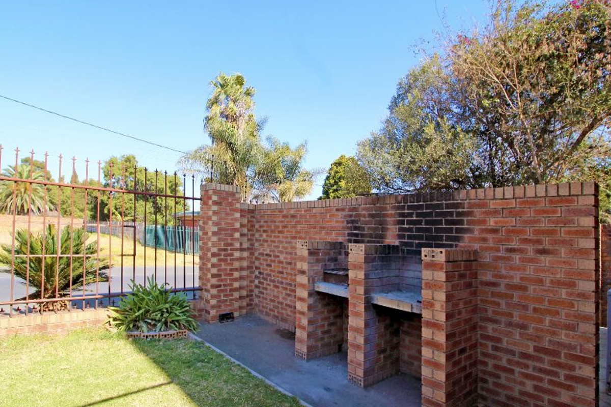 Welcome to Genesis Apartments—modern, affordable living in the vibrant heart of Kempton Park. - Photo 5