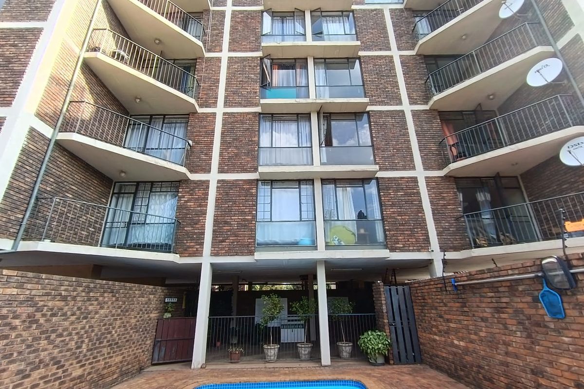 Apartment For Sale In Pretoria - Photo 3
