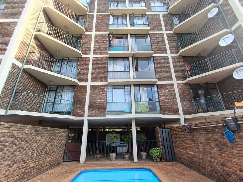 Apartment For Sale In Pretoria - Photo 3