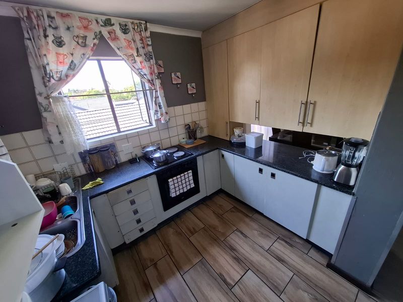 Apartment For Sale In Pretoria - Photo 7