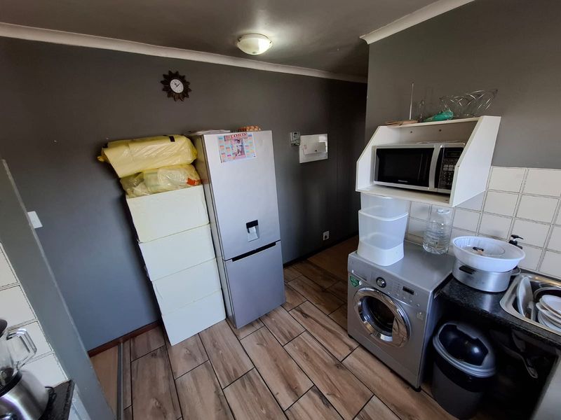 Apartment For Sale In Pretoria - Photo 8