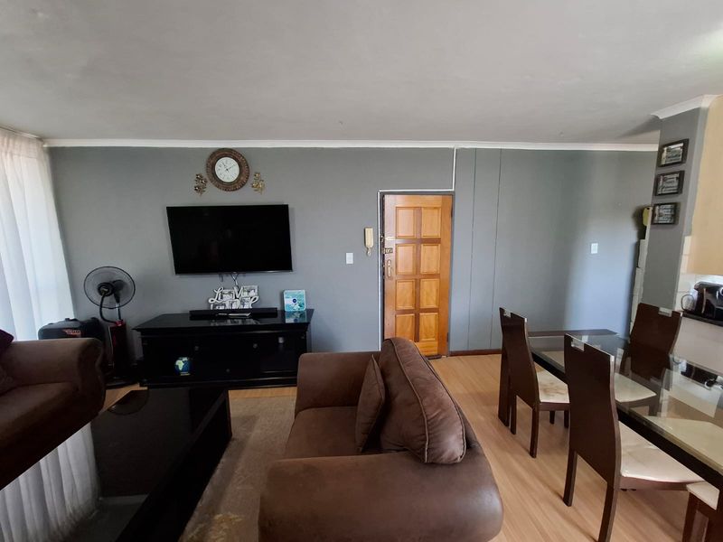 Apartment For Sale In Pretoria - Photo 6