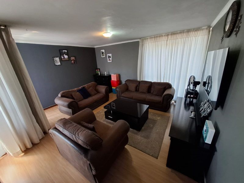 Apartment For Sale In Pretoria - Photo 2