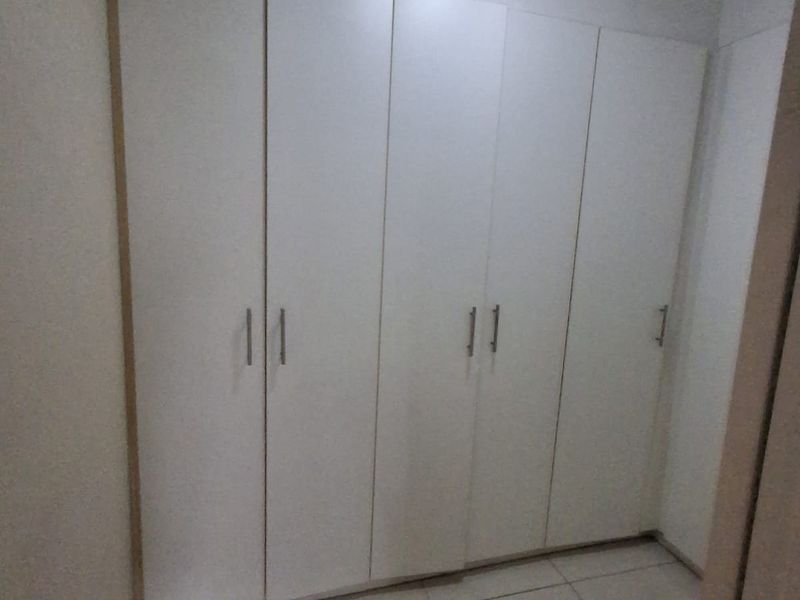 Modern Family Living in a Secure Riverside Estate. - Photo 5