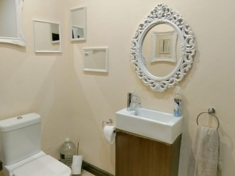 Great property in a great estate! - Photo 10