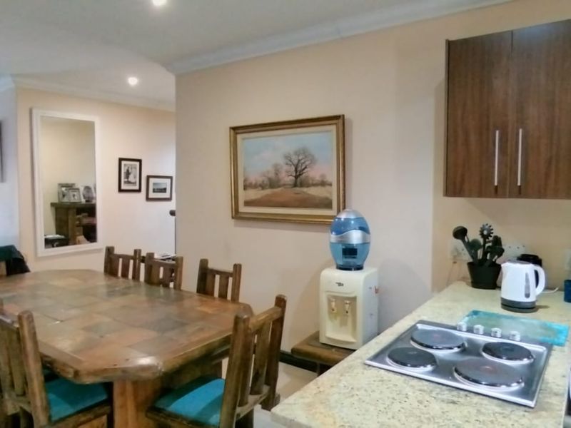 Great property in a great estate! - Photo 5