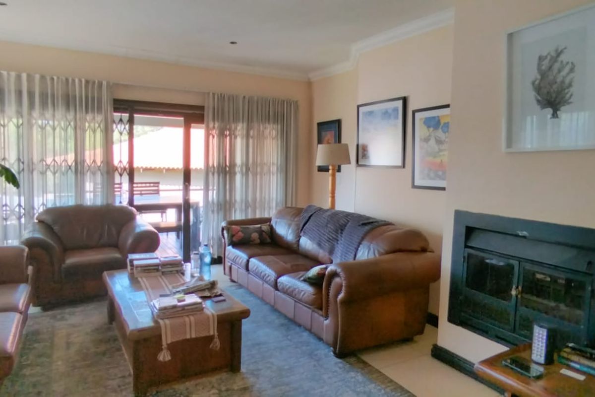 Great property in a great estate! - Photo 4